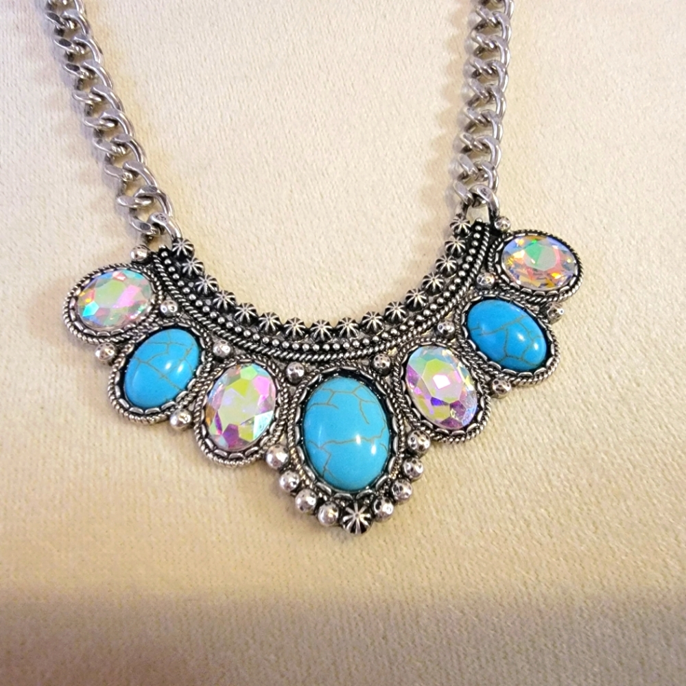 Western inspired turquoise necklace - Picture 3 of 4